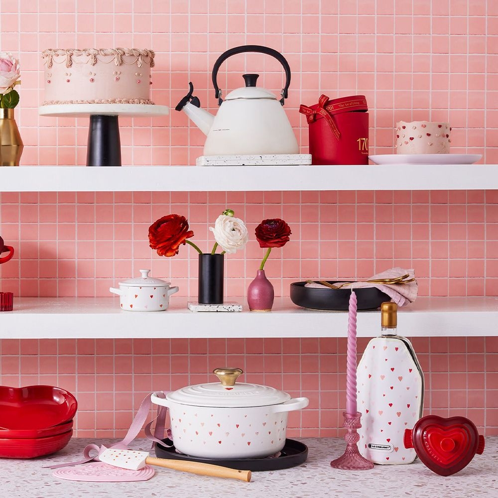 Le Creuset  - Wine Cooler Sleeve WA-126 - Hearts Le Creuset  - Wine Cooler Sleeve WA-126 - Hearts