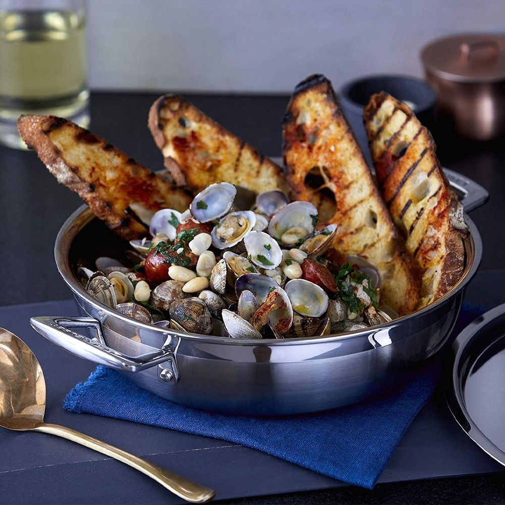 Le Creuset - 3-ply gourmet casserole 30 cm with lid Le Creuset - 3-ply gourmet casserole 30 cm with lid