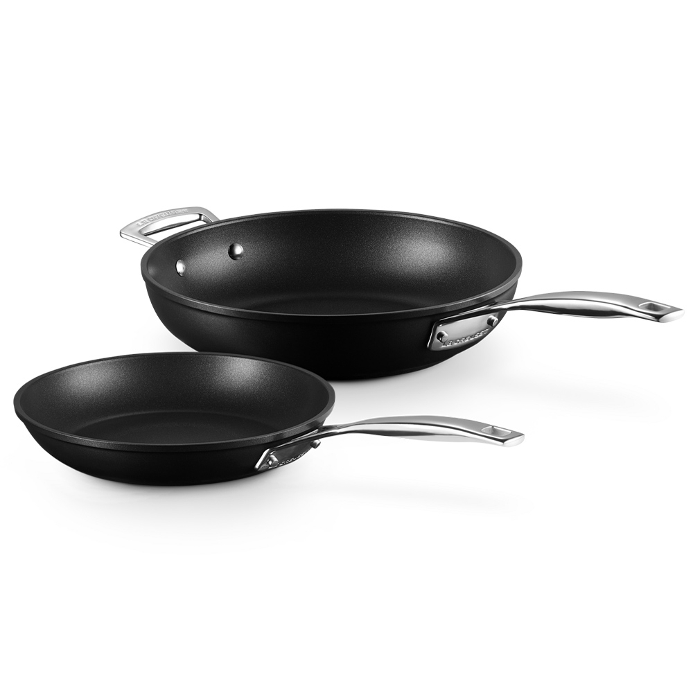 Le Creuset - Aluminum non-stick pans set 24/28 cm Le Creuset - Aluminum non-stick pans set 24/28 cm