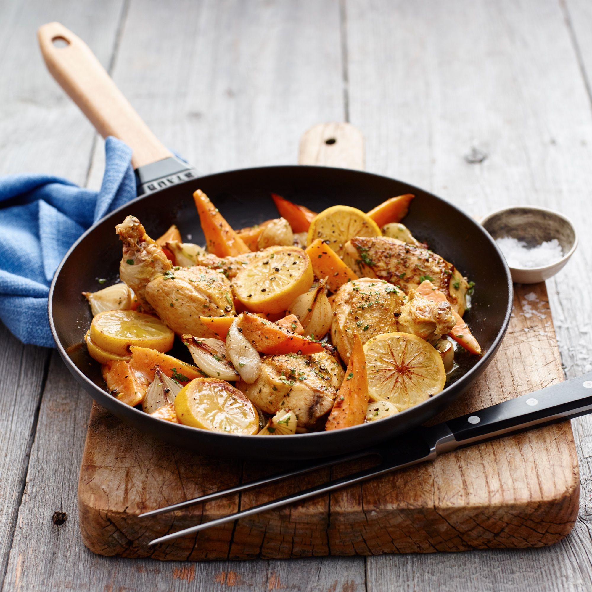 STAUB - Bratpfanne mit Holzgriff | rund | 26 cm