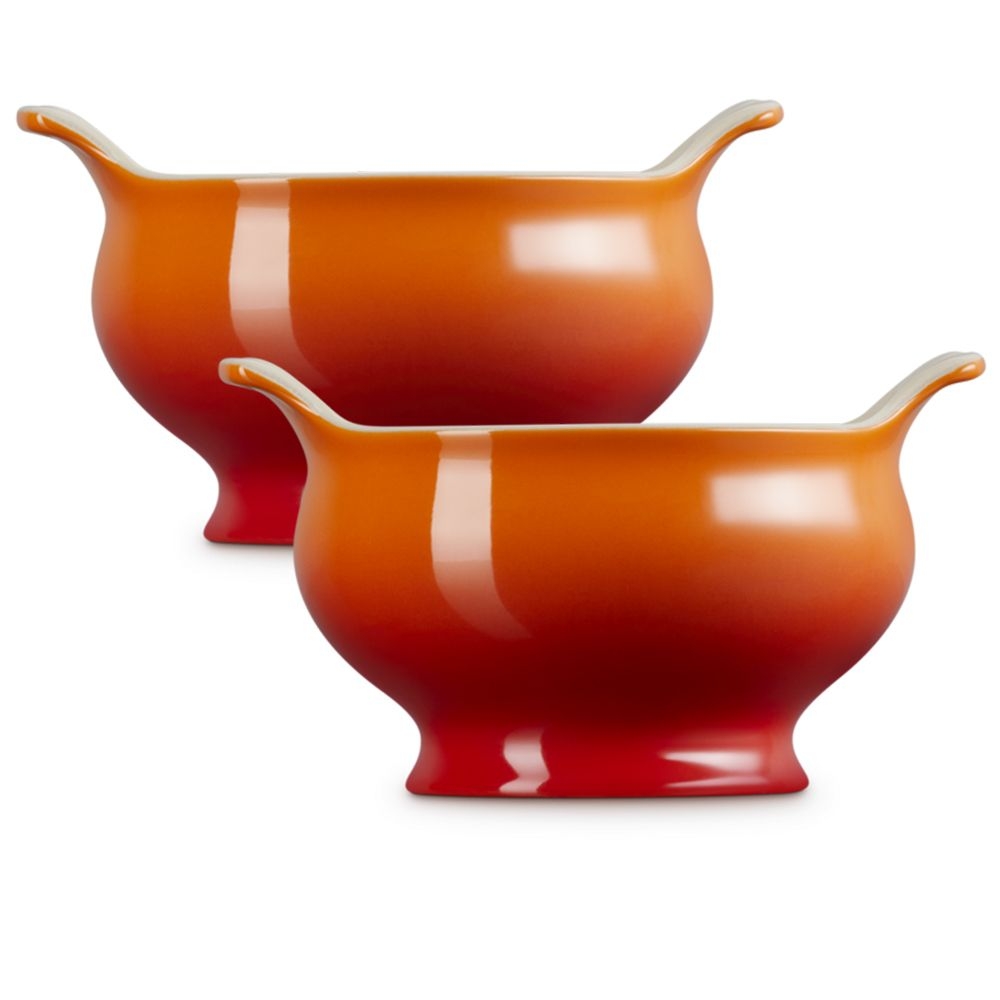 Zwei orange-rote Keramik-Saucieren mit Henkel