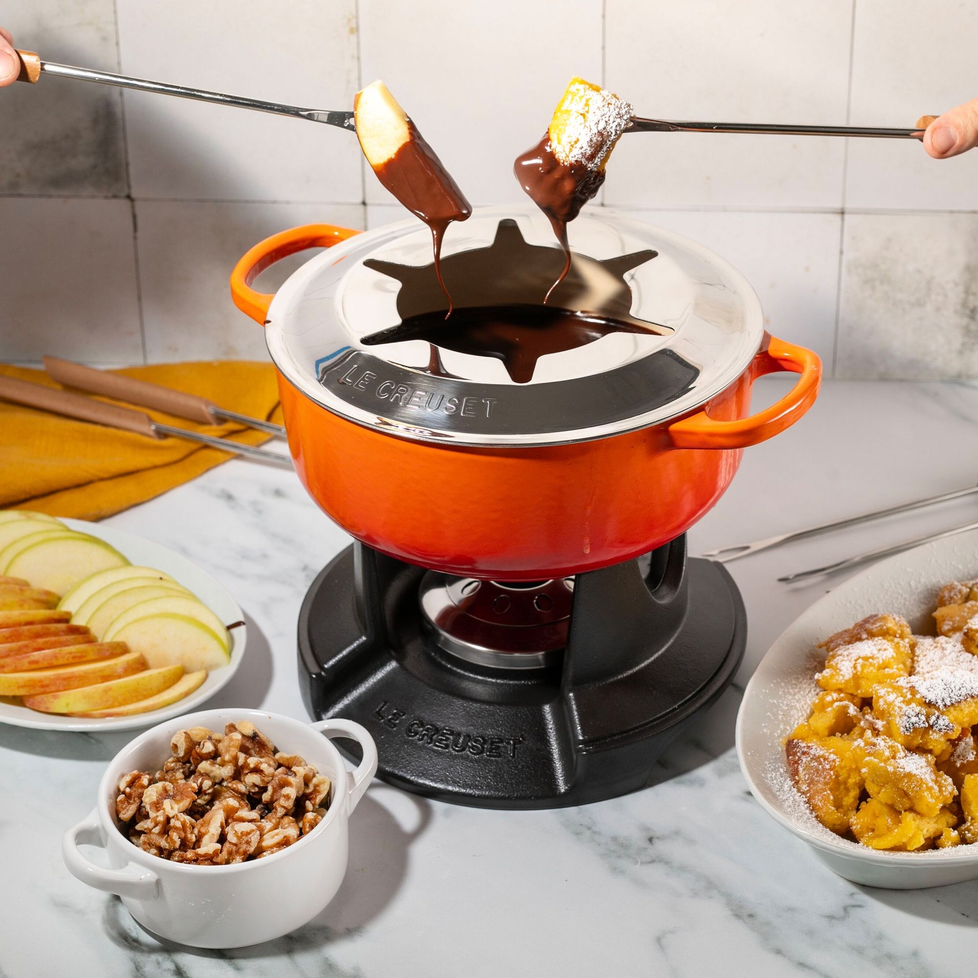 Le Creuset - Signature cast-iron fondue set