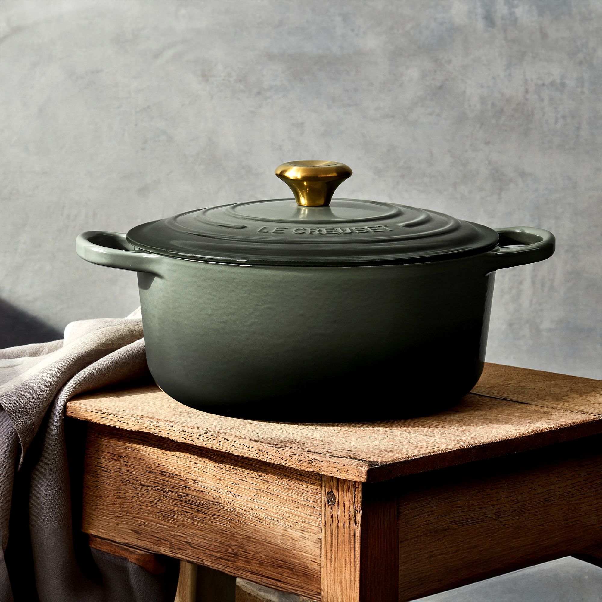 Le Creuset - Signature Round Casserole Le Creuset - Signature Round Casserole