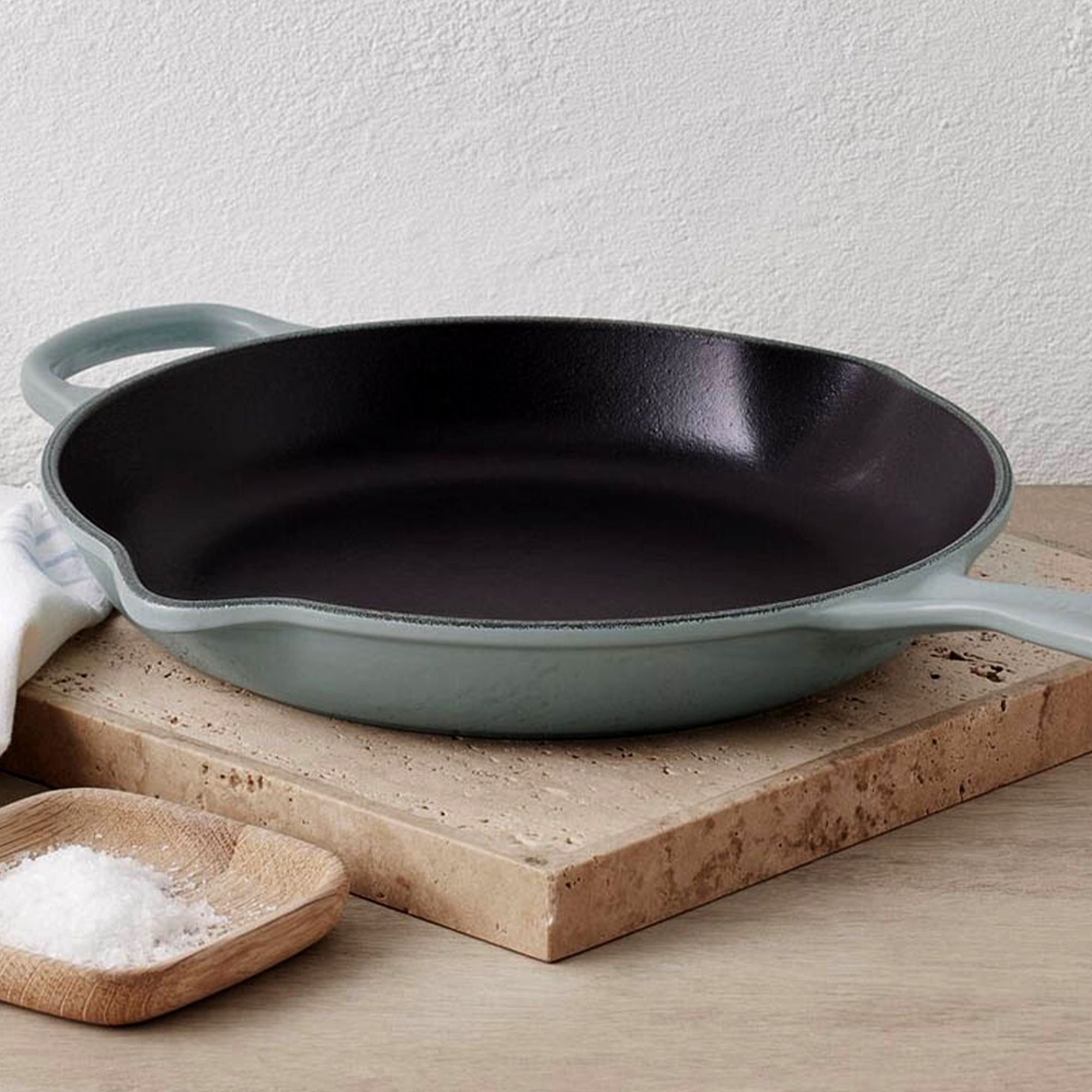 Le Creuset - Signature Cast Iron Skillet - Sea Salt