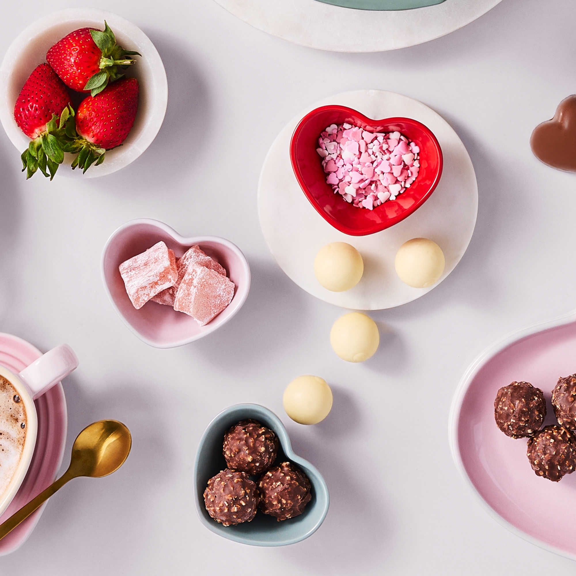 Le Creuset - Set of 4 Mini Heart Bowls - 9 cm Le Creuset - Set of 4 Mini Heart Bowls - 9 cm