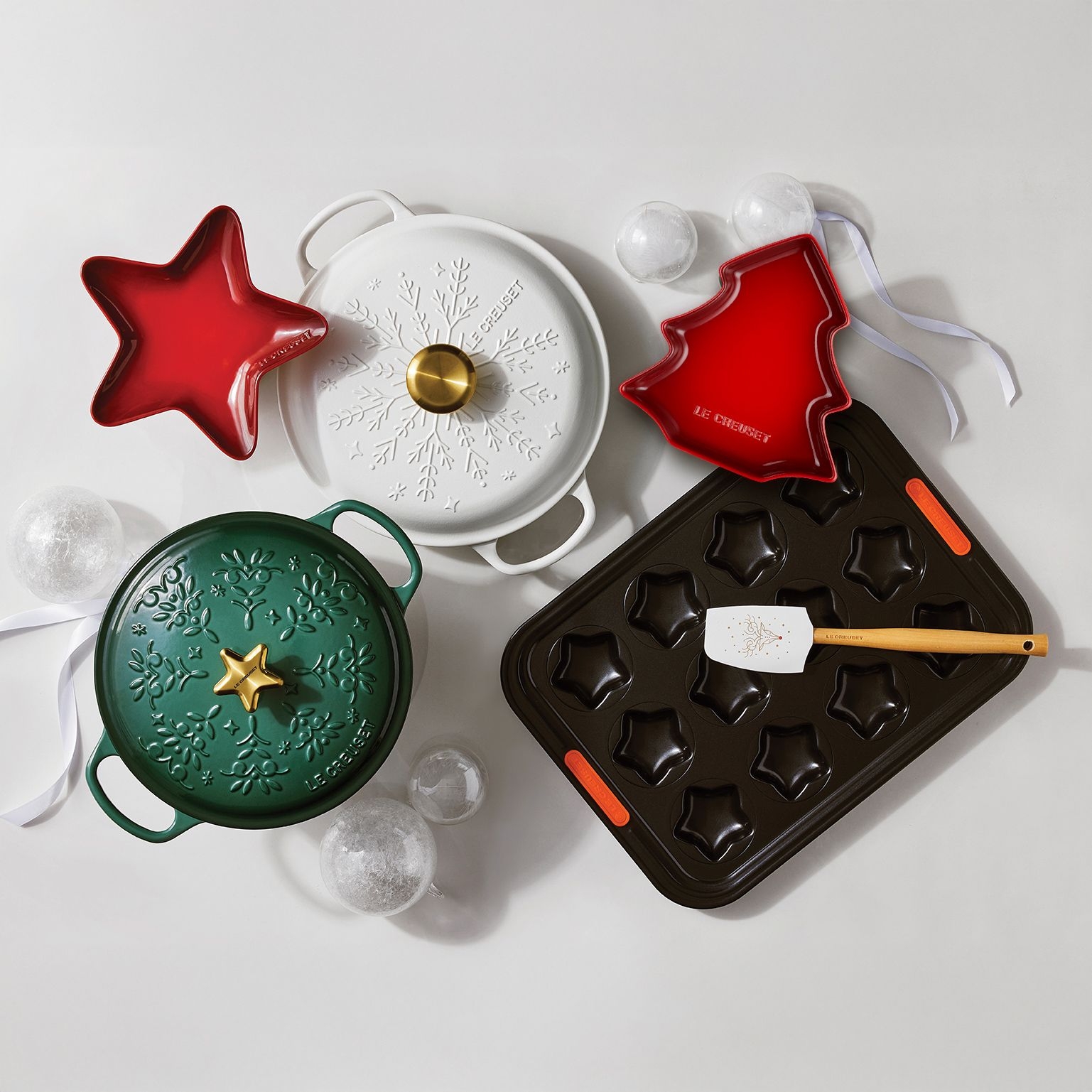 Le Creuset - Christmas tree shaped plate 19 cm - in different colors