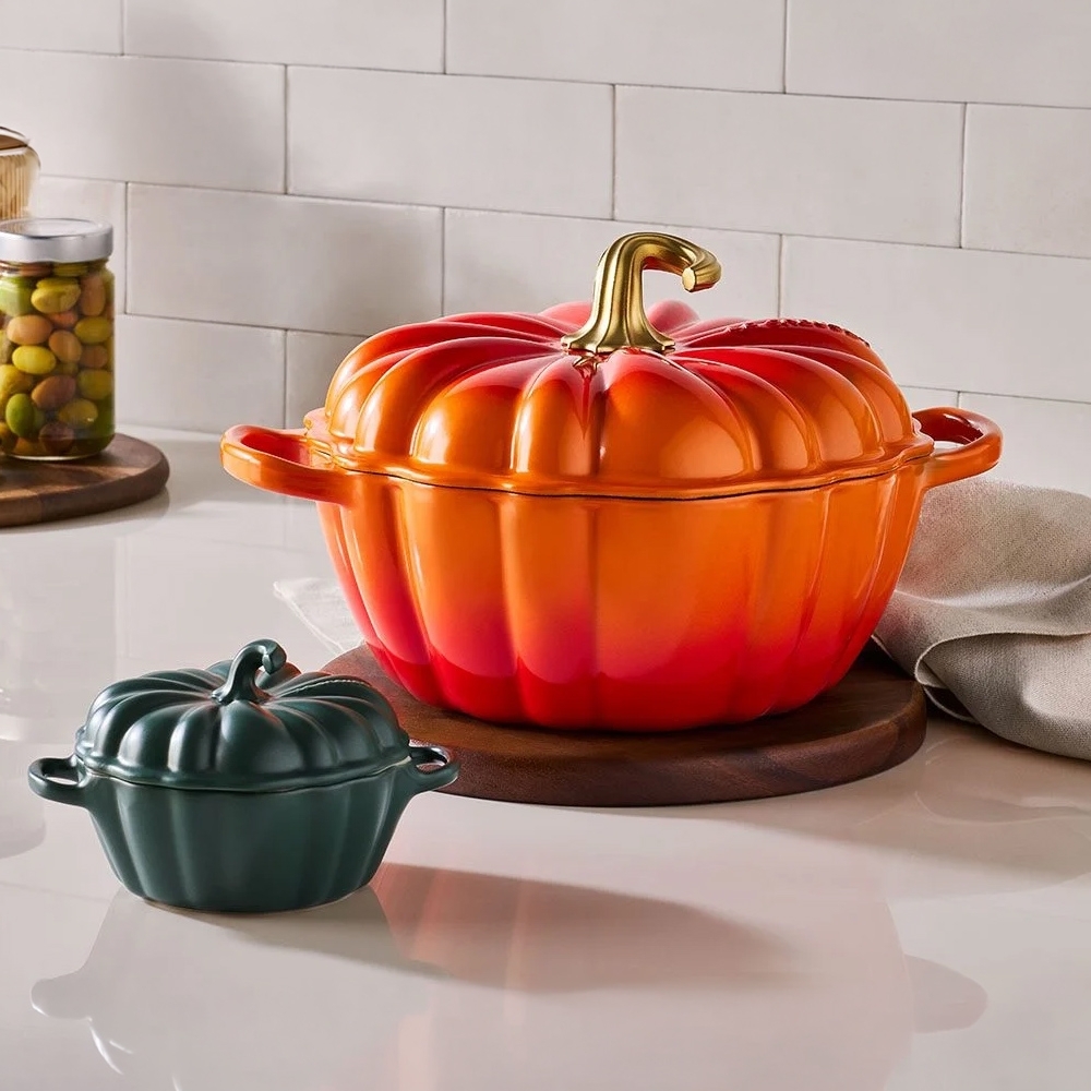 Le Creuset - Cast Iron Pumpkin Casserole 24 cm - Flame