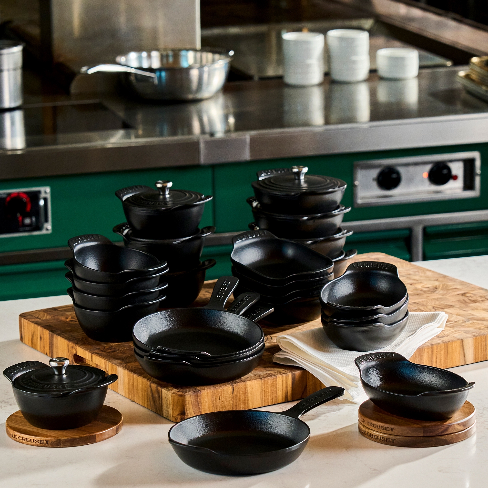 Le Creuset - Mini serving pan set of 4 - Black matt - Gourmand Collection Le Creuset - Mini serving pan set of 4 - Black matt - Gourmand Collection