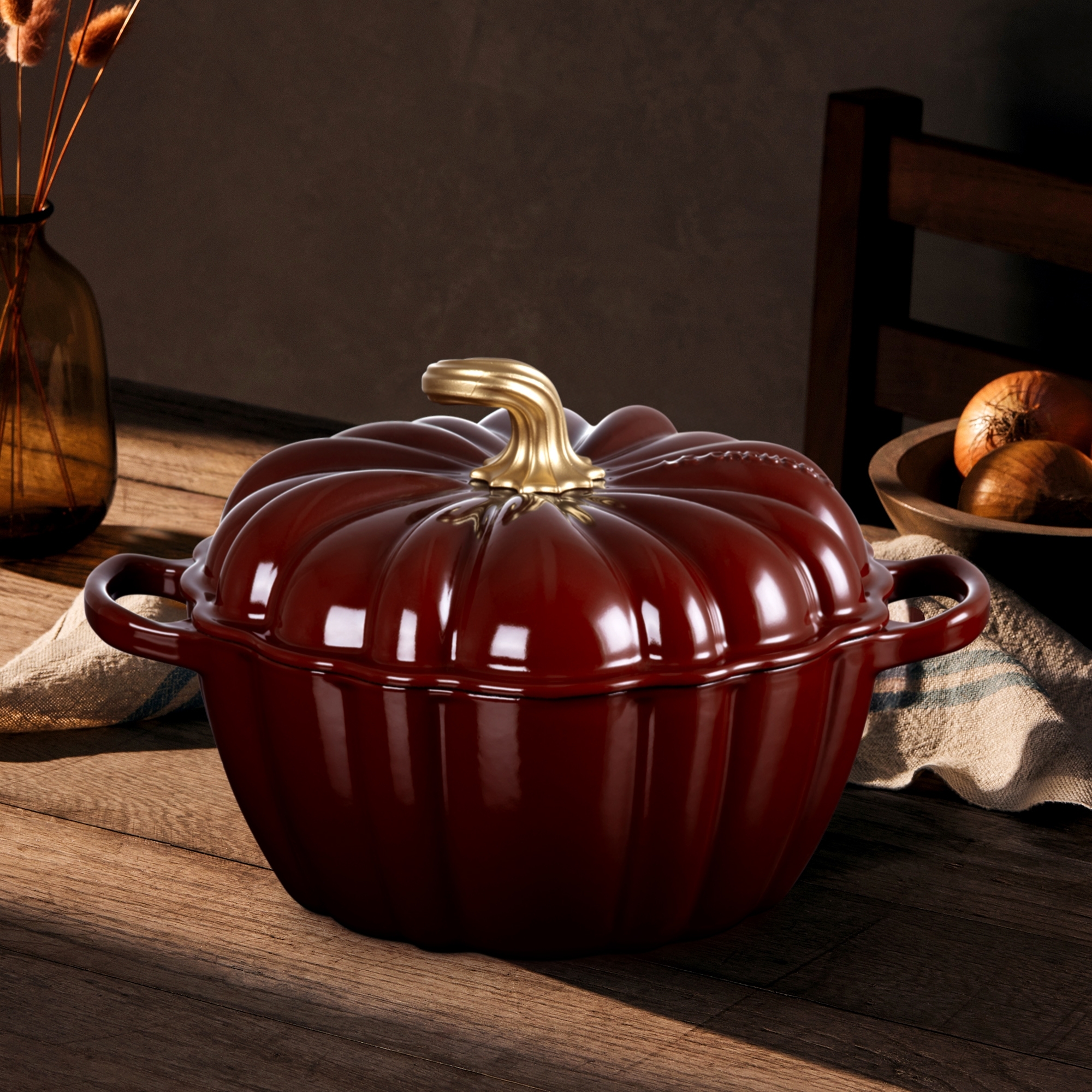 Le Creuset - Kürbis Bräter Signature 24 cm - Garnet Le Creuset - Kürbis Bräter Signature 24 cm - Garnet