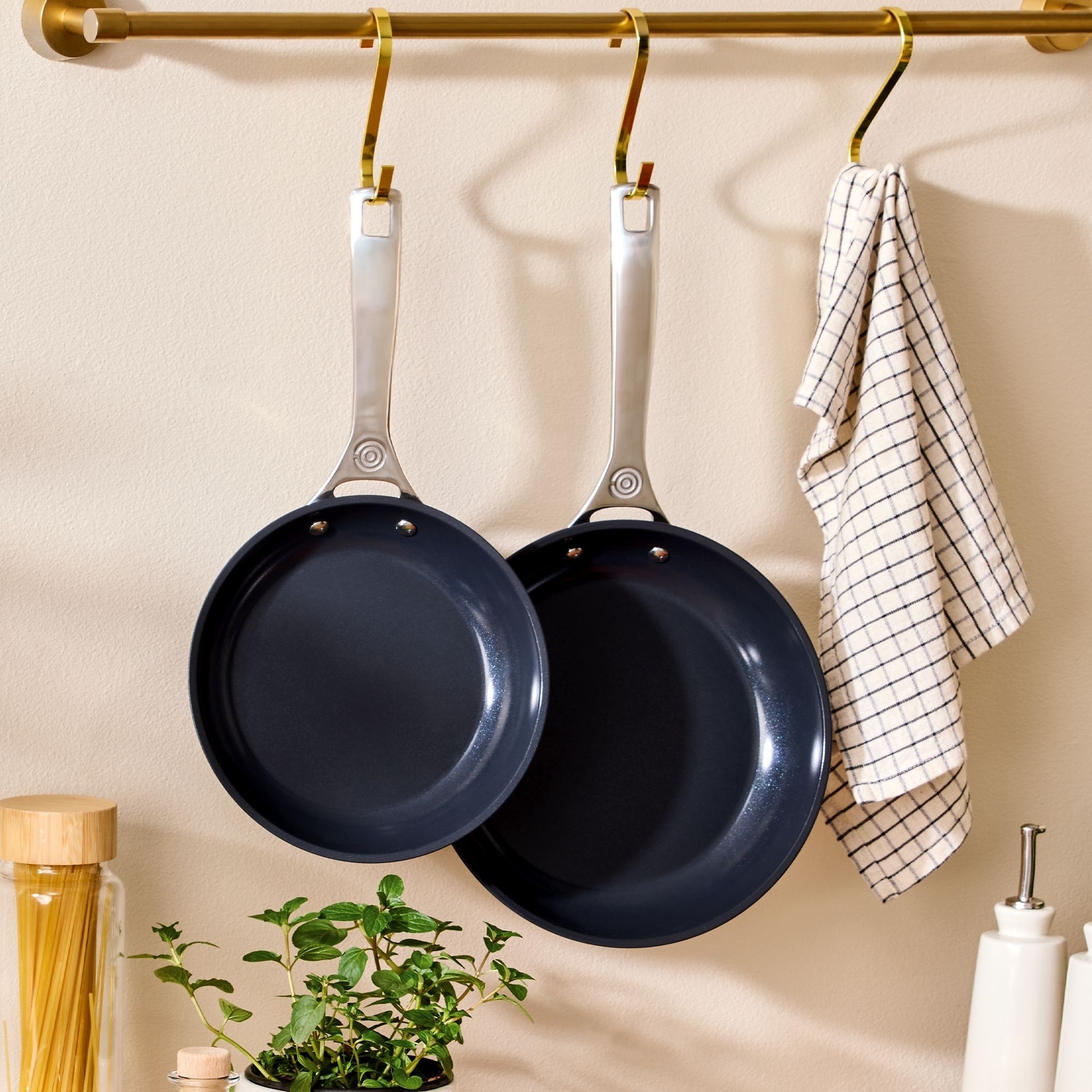 Le Creuset - Pfanne Flach 24 cm - Essential Keramik-Antihaft