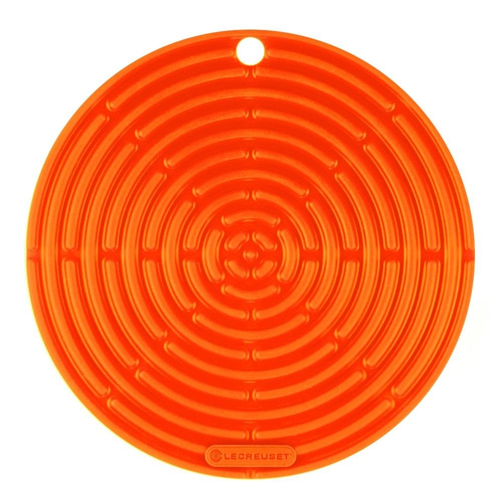 Le Creuset - 3-teiliges Set - Sauteuse Signature, runder Topflappen, quad. Auflaufform klassik