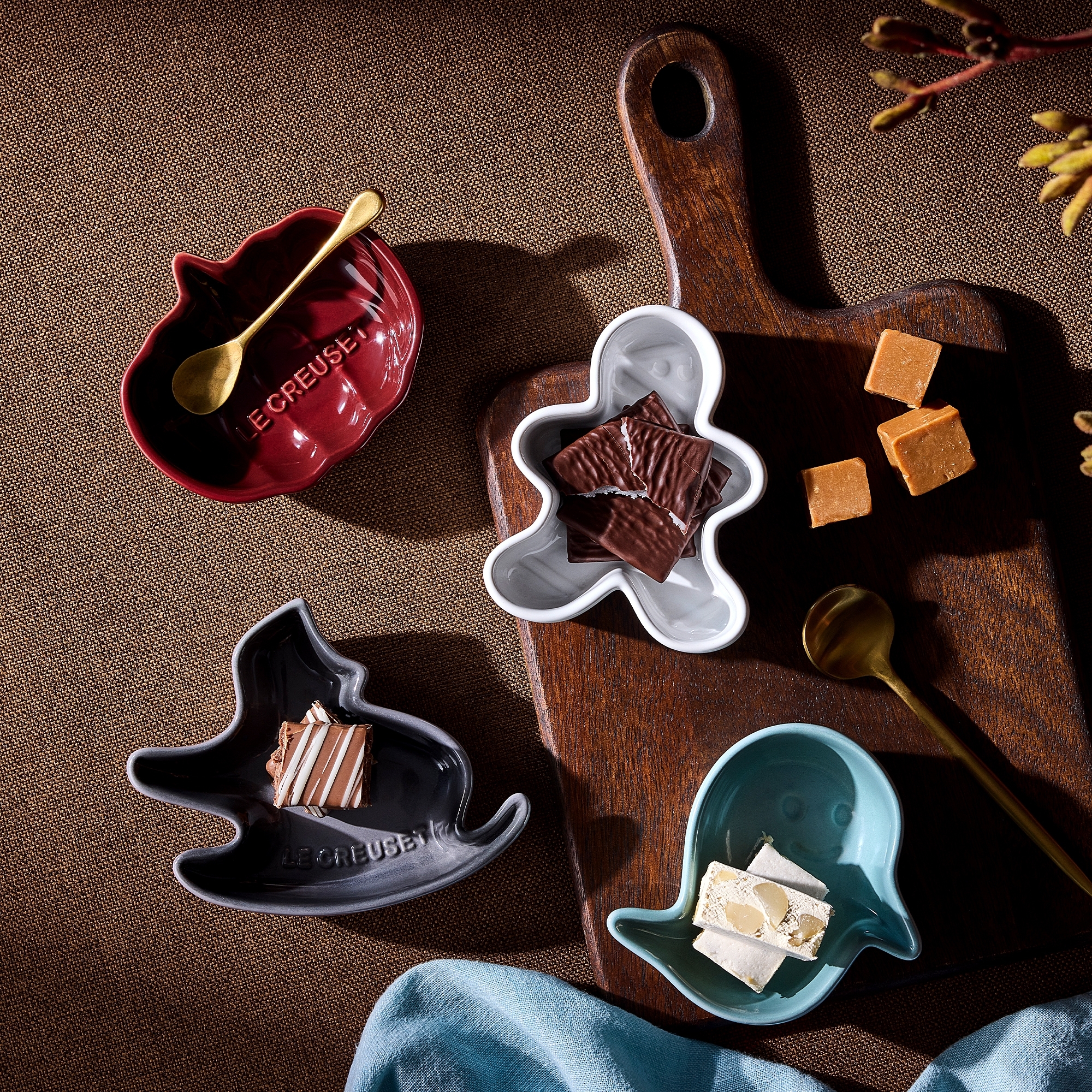 Le Creuset - Stoneware Set of 4 Mini Halloween Dishes Le Creuset - Stoneware Set of 4 Mini Halloween Dishes