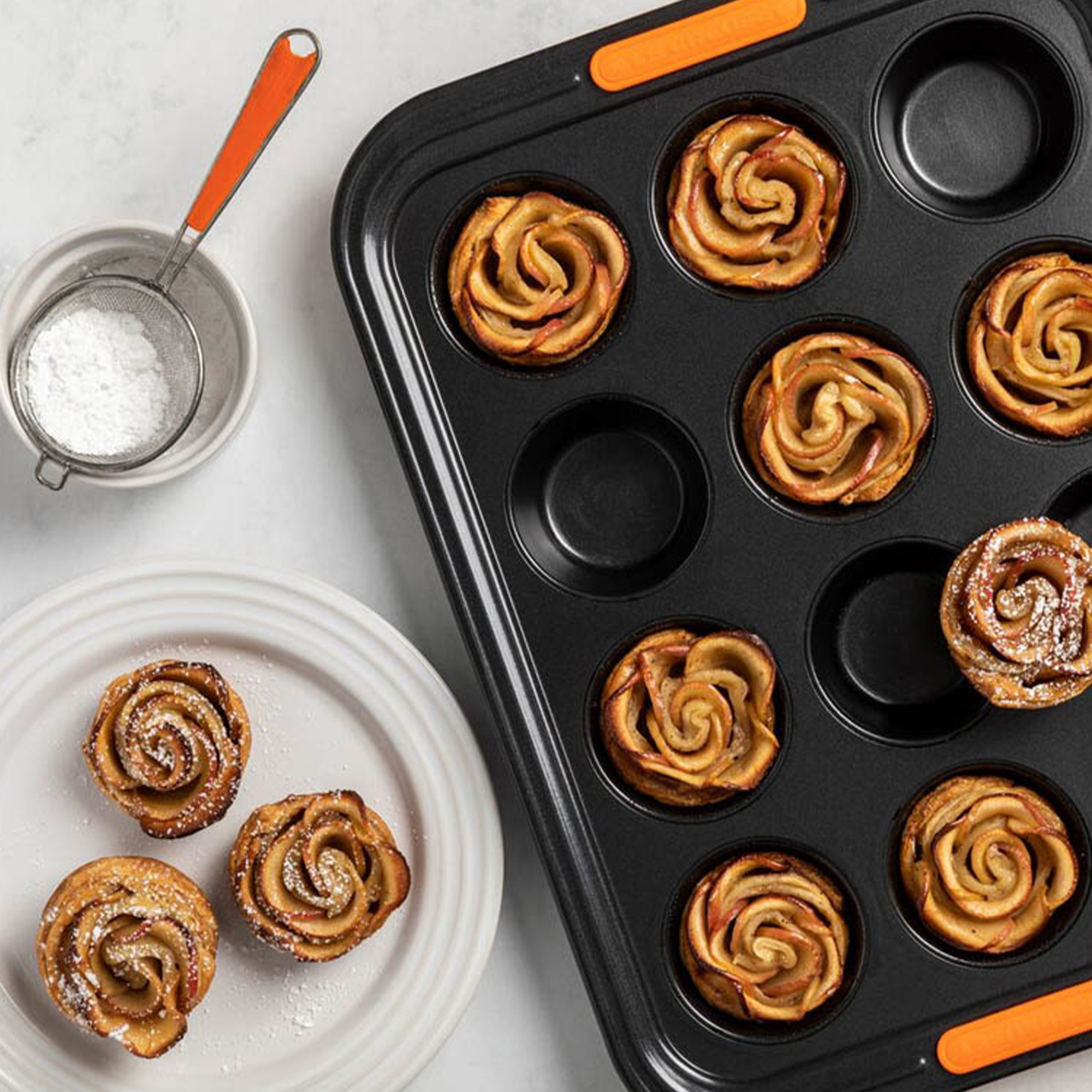 Le Creuset - 12 Cup Muffin Tray - 30 x 23 cm