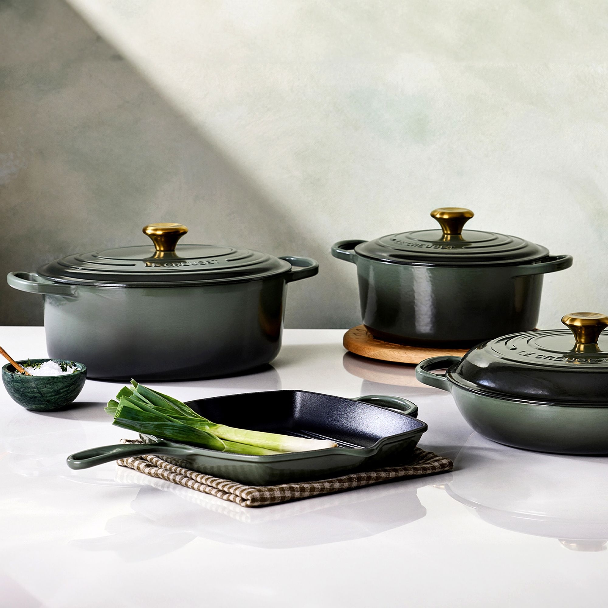 Le Creuset - Signature Round Casserole Le Creuset - Signature Round Casserole