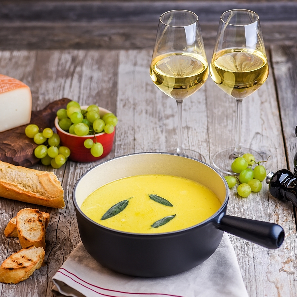 Le Creuset Enamelled Cast ron Caquelon, Le Creuset Cast ron Fondue Le Creuset Enamelled Cast ron Caquelon, Le Creuset Cast ron Fondue