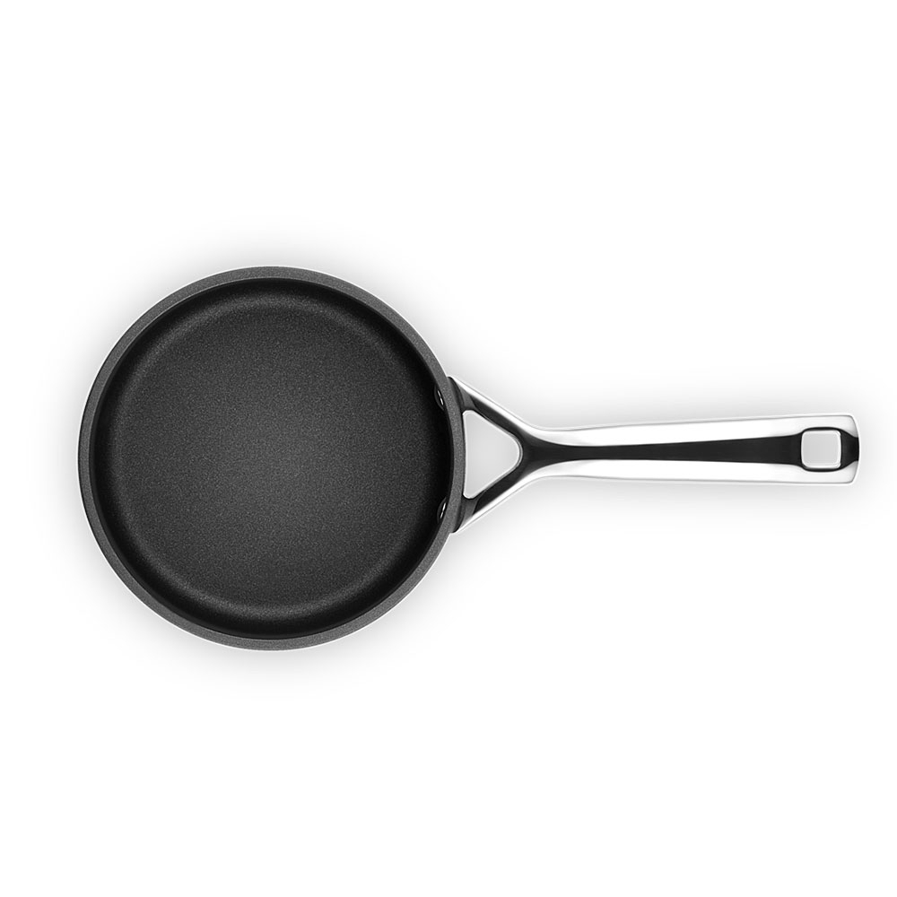 Le Creuset - Aluminium Profitopf Stielkasserole - Antihaft - in 3 Größen - Der Spezialtopf aus der internationalen Küche. Le Creuset - Aluminium Profitopf Stielkasserole - Antihaft - in 3 Größen - Der Spezialtopf aus der internationalen Küche.