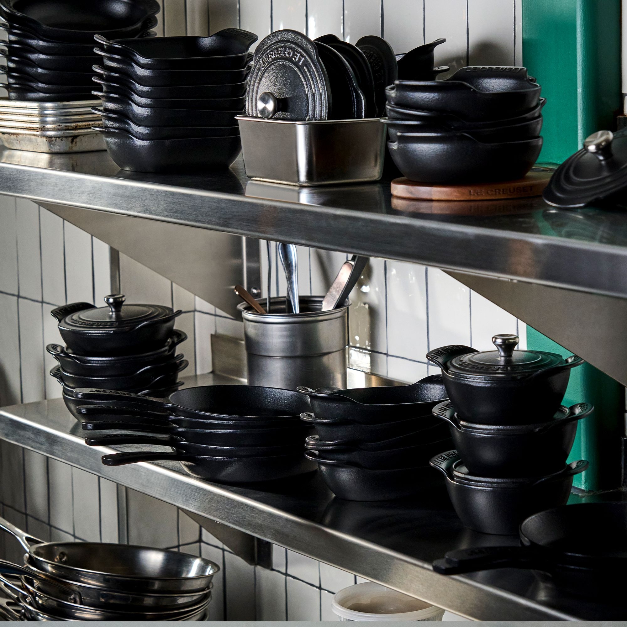 Le Creuset - Mini cocotte flat - set of 4 with lid - Black matt - Gourmand Collection Le Creuset - Mini cocotte flat - set of 4 with lid - Black matt - Gourmand Collection