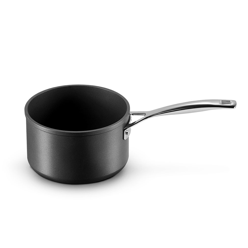 Le Creuset - Aluminium Profitopf Stielkasserole - Antihaft - in 3 Größen - Der Spezialtopf aus der internationalen Küche. Le Creuset - Aluminium Profitopf Stielkasserole - Antihaft - in 3 Größen - Der Spezialtopf aus der internationalen Küche.