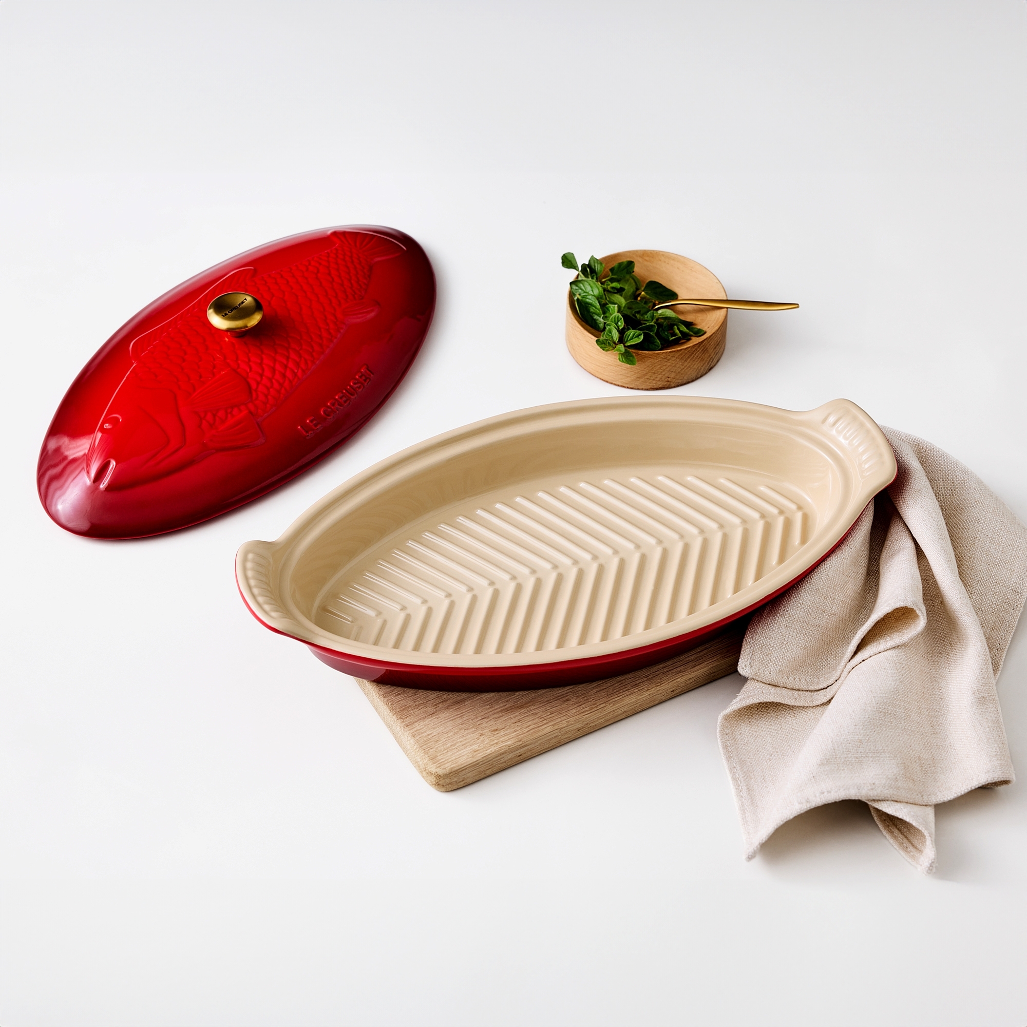 Le Creuset - Fischbackform Tradition mit Deckel 1,6 L Le Creuset - Fischbackform Tradition mit Deckel 1,6 L