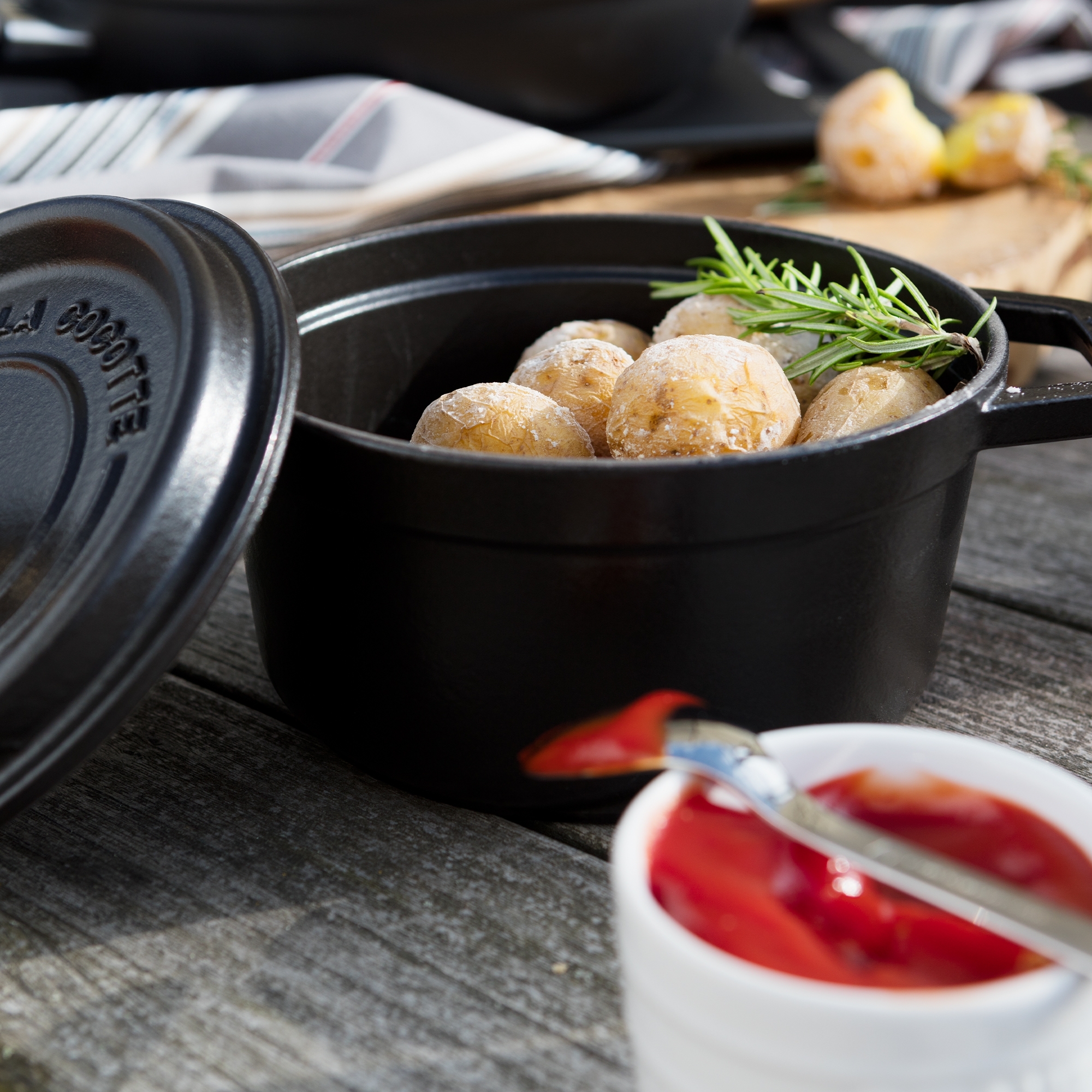 STAUB - Cocotte | round | 16 cm | Black
