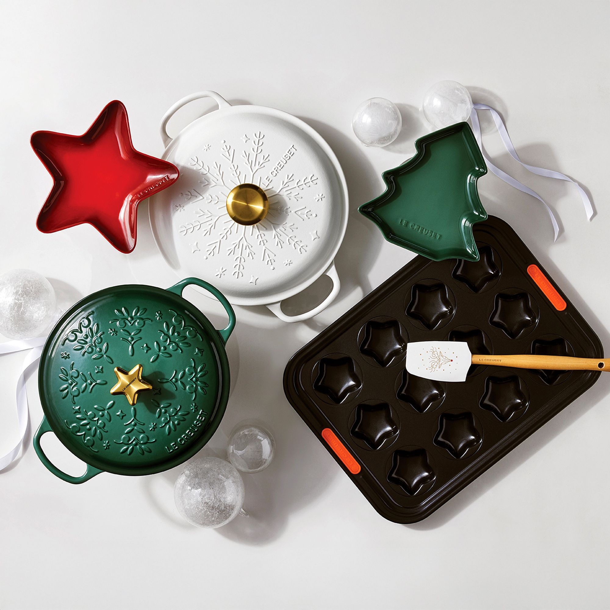 Le Creuset - Gourmet-Profitopf Schneeflocke mit Goldknopf 26 cm