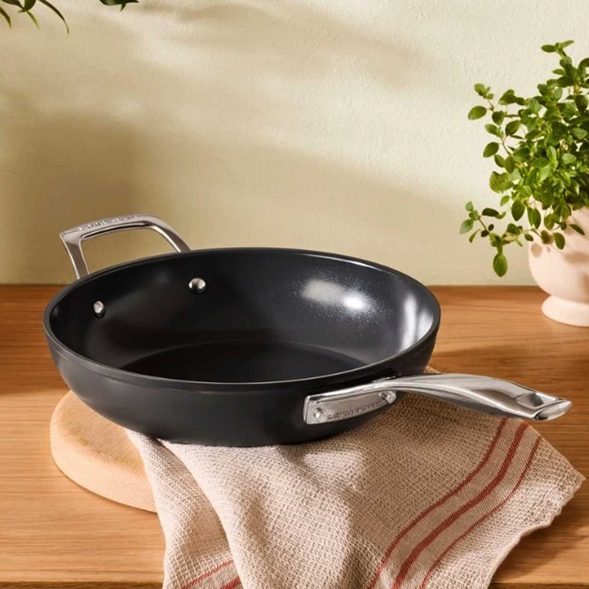 Le Creuset - Pfanne Hoch 26 cm - Essential Keramik-Antihaft
