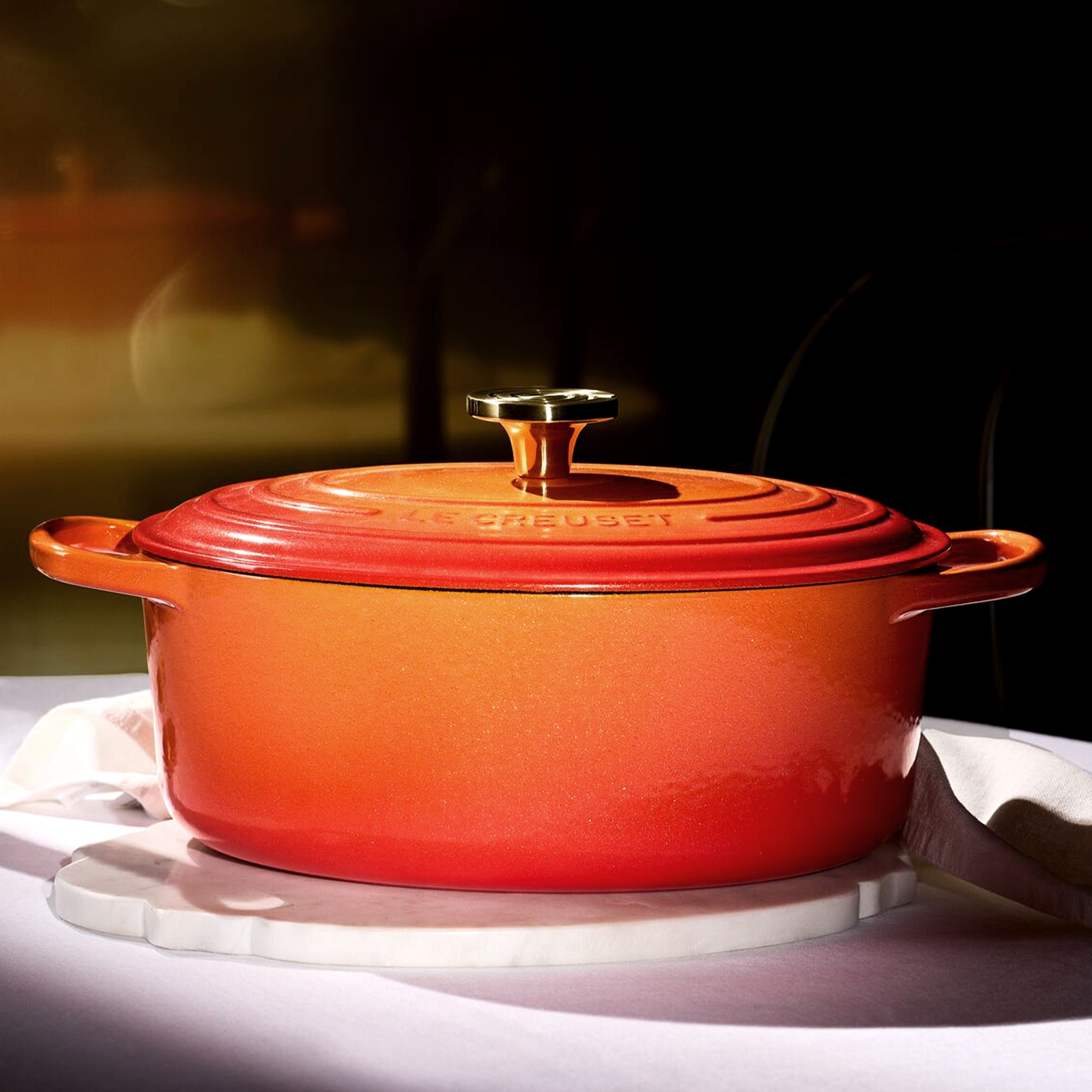 Le Creuset - Signature Bräter Oval 29 cm - FLAMME DORÉE Le Creuset - Signature Bräter Oval 29 cm - FLAMME DORÉE