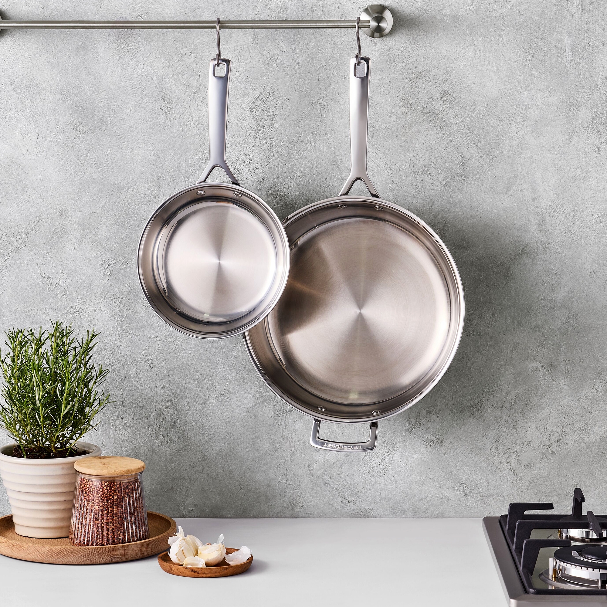 Le Creuset - 3-ply frying pan, uncoated - with counter handle - 30 cm Le Creuset - 3-ply frying pan, uncoated - with counter handle - 30 cm